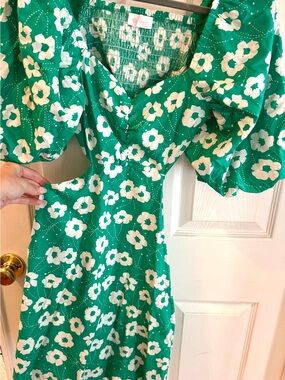 Boutique Green Floral Puff-Sleeve Mini Dress
